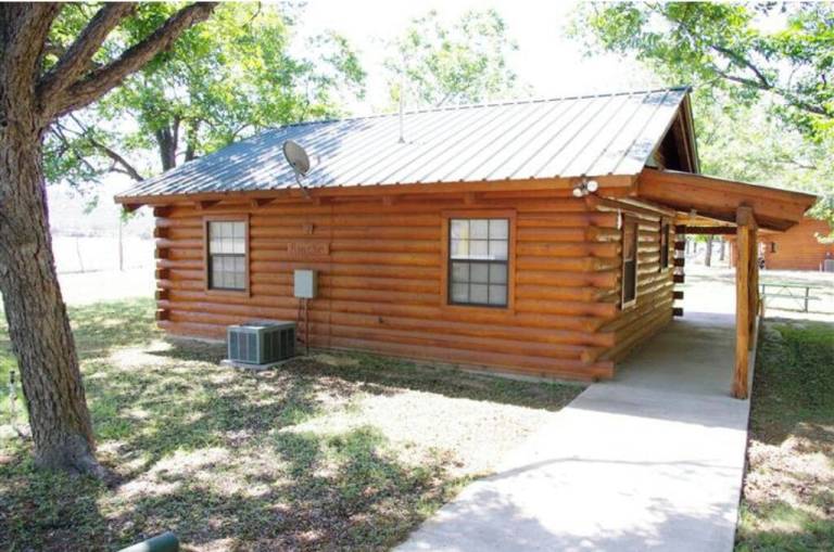 Cabin Leakey