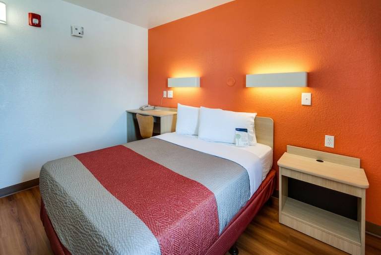 Motel  Maple Falls