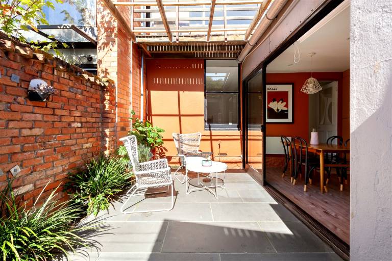 Luxico Little Charles Pet Friendly