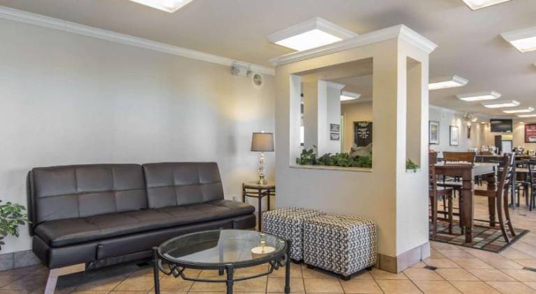 Greenstay Hotel Joplin Missouri — photo 2