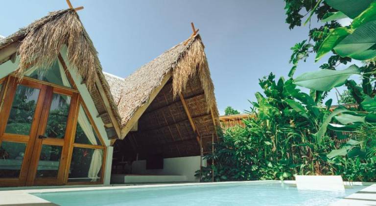 Villa with patio, private pool & garden in General Luna
