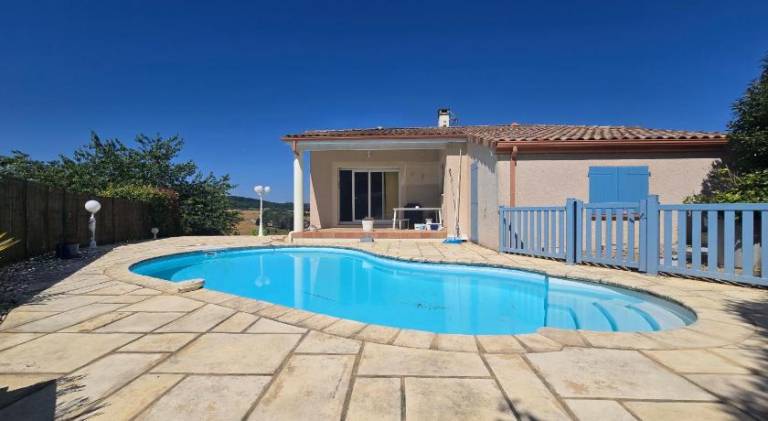 Vacation home with pool in Montauban