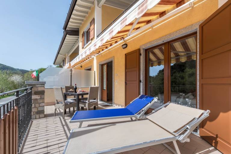 Holiday apartment with barbeque, patio & pool | Mountain view — photo 5