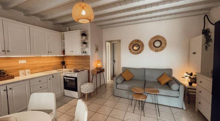 Holiday apartment with pool & patio — photo 5