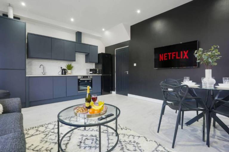 Fully equipped holiday apartment | Perfect for remote work | Pet-friendly in Coventry