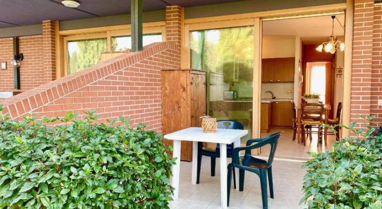 Apartment with pool in Piombino