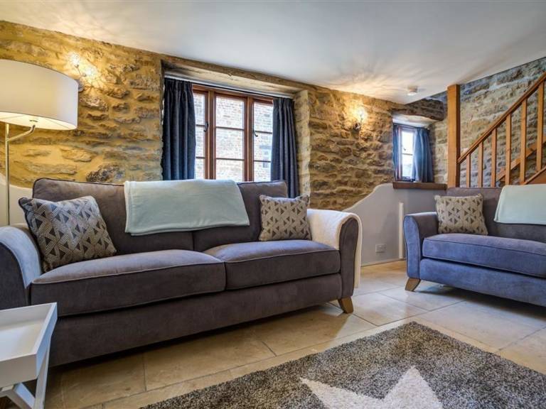 Family-friendly lovely cottage with yard | Pets allowed — photo 2