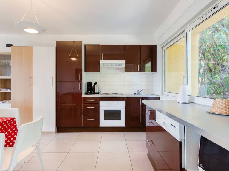 Holiday apartment with terrace, barbeque & garden | Sea view — photo 4