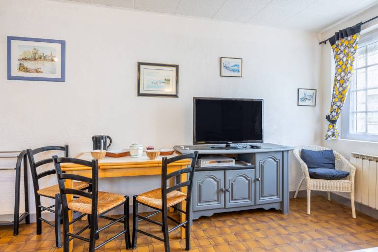 Holiday Home 'Maison Vacances La Terrière' with Shared Terrace, Private Garden and Wi-Fi — photo 4