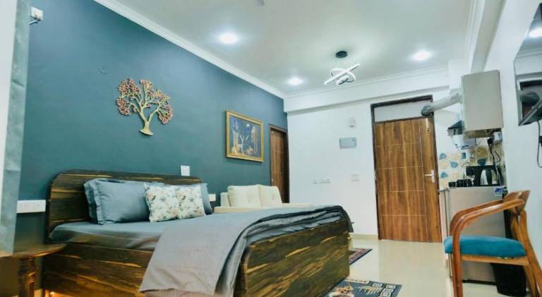 Serviced apartment with terrace & yard — photo 2
