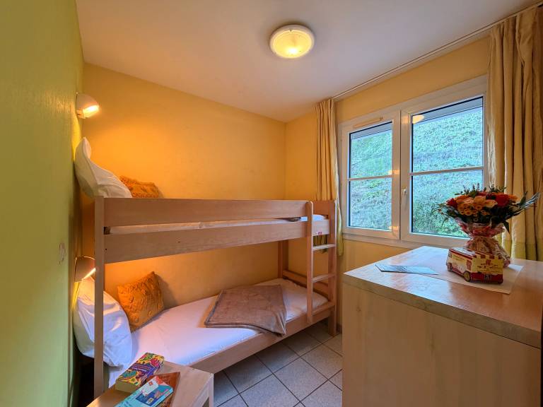 Condo with 1 room for 4 persons — photo 4