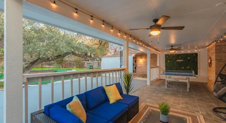 Vacation home | Perfect for remote work in San Antonio, TX