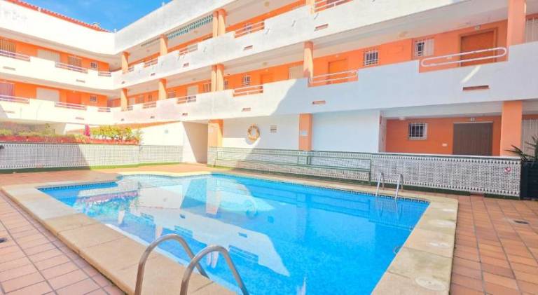 Charming holiday apartment with patio, pool & garden | Next to the beach | Dogs allowed in Oropesa del Mar