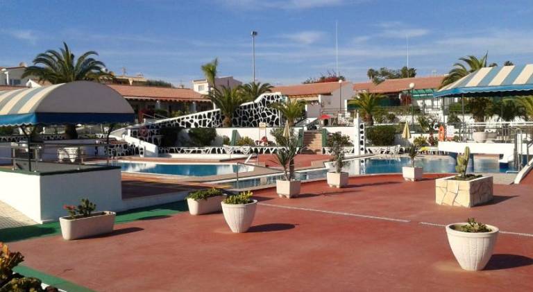 Holiday apartment with pool — photo 4