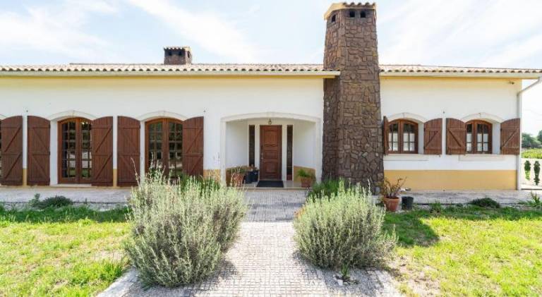 Rental apartment with garden, private pool & terrace — photo 4