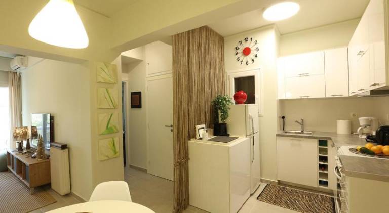 Apartment with patio — photo 4