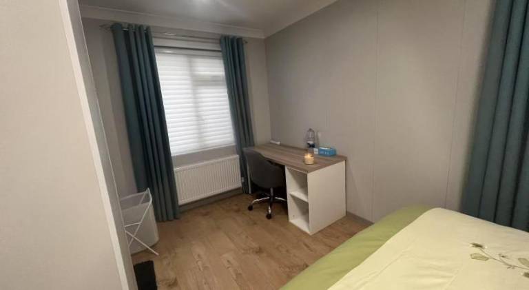 Modern Ensuite Double Bedroom in Dundrum — photo 5
