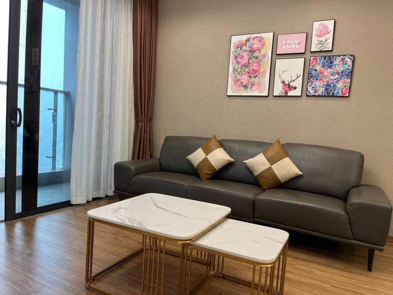 House with 2 rooms for 6 persons in Hanoi