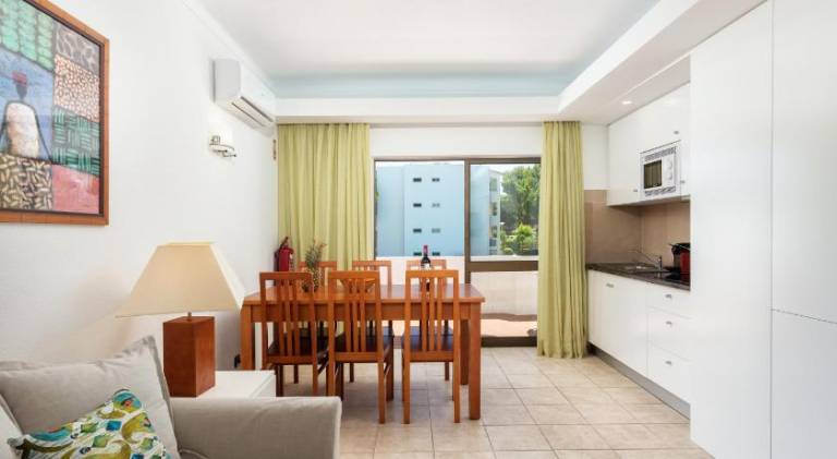 Host Wise - Bright Cozy Flats w Terrace & Pool — photo 4
