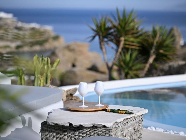 Vacation home with patio, hot tub & private pool — photo 4