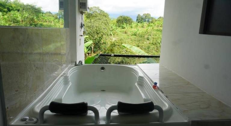 Aramat Fabiola — photo 3