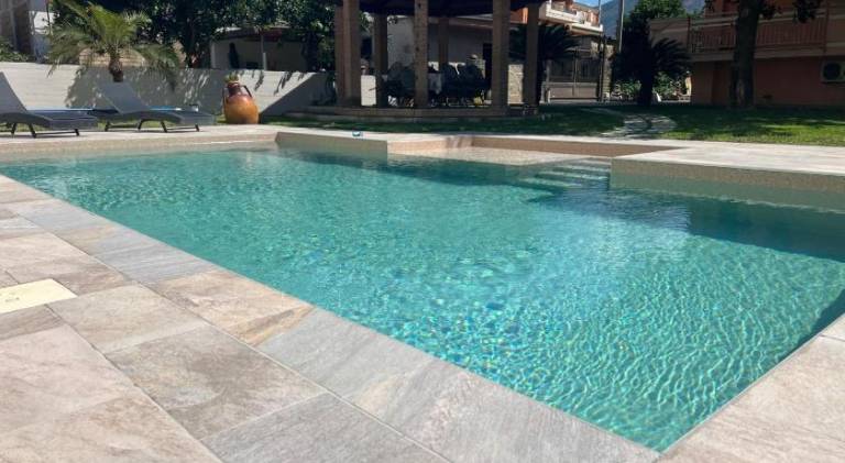 Wonderful house with yard, private pool & BBQ | Perfect for remote work | Pets allowed — photo 3