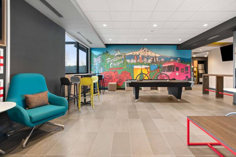 Tru by Hilton Portland Airport — photo 5