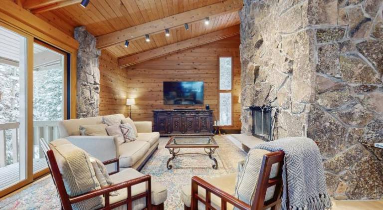 House with jacuzzi — photo 2