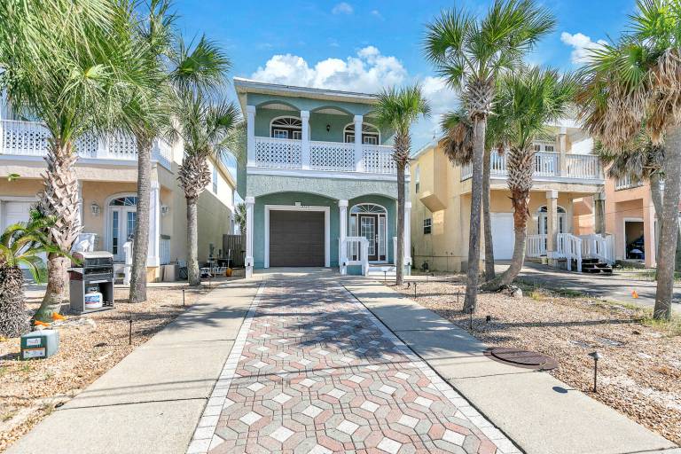 House  Long Beach Resort