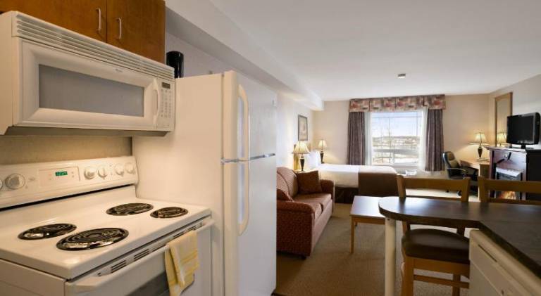 Super 8 by Wyndham Fort Nelson BC — photo 4
