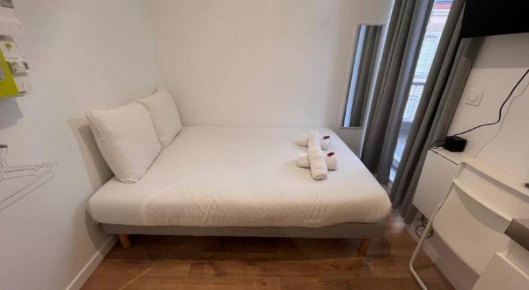 Apartment with 1 room for 2 persons in Lille