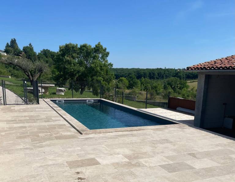 House with pool & grill — photo 5