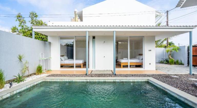 Villa with pool & patio — photo 3