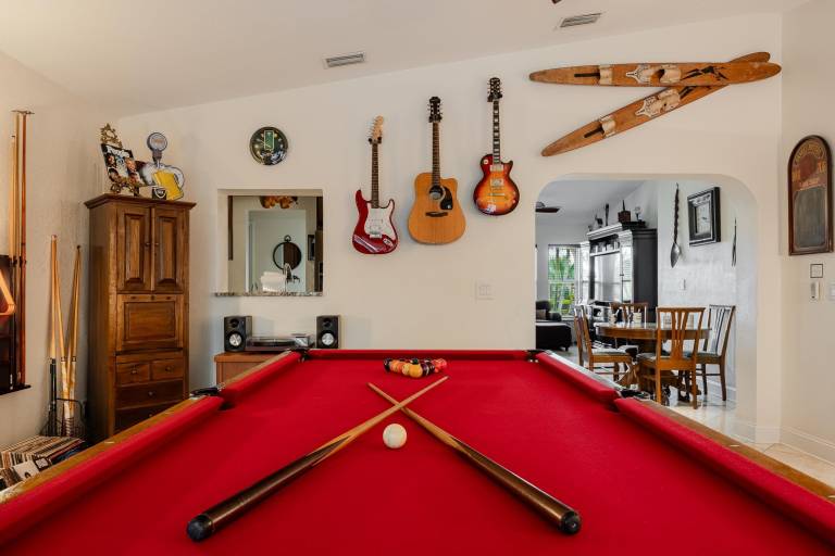 House with hot tub, patio & private pool — photo 5