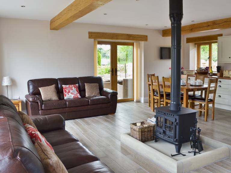 Child-friendly cottage with BBQ & yard | Pets allowed — photo 2