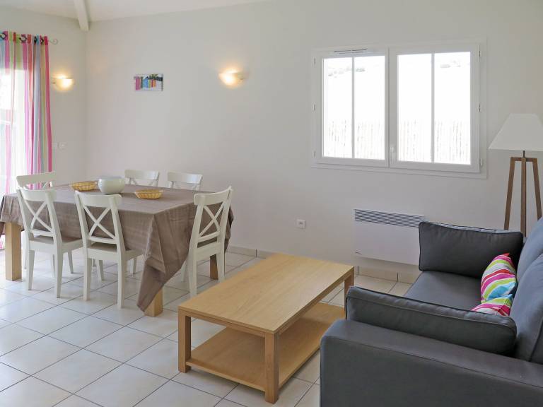 Nice vacation home with pool, garden & patio | Close to the beach | Pet-friendly — photo 4