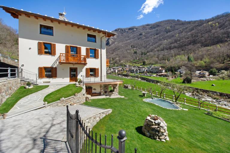 Apartment "Cucu - 1" with Mountain View, Private Terrace, and Shared Barbecue — photo 3