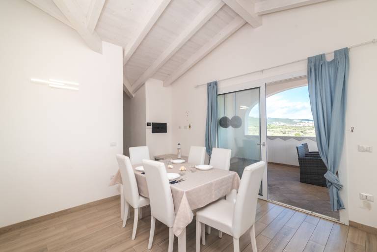 Holiday apartment with terrace | City view — photo 3