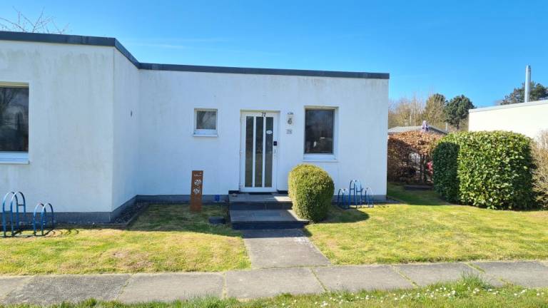 Vacation home with terrace & yard | Close to the beach | Pets allowed — photo 2