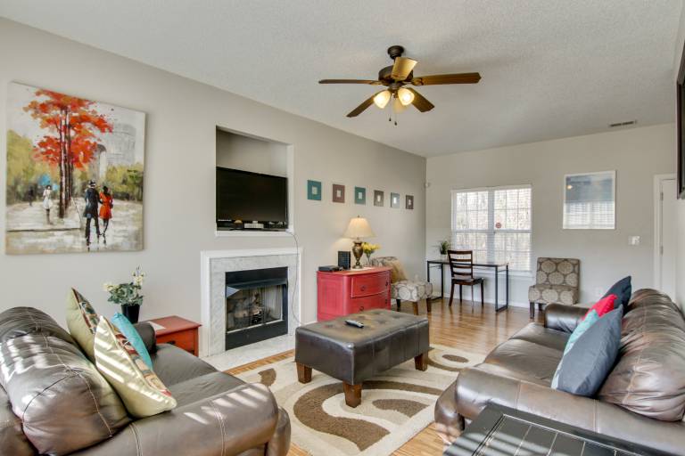 Quiet Oasis in Charlotte! Home Near UNCC Campus — photo 5