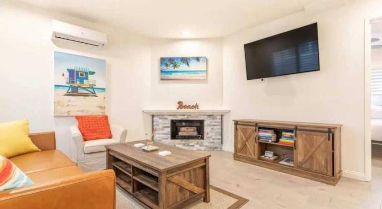 Apartment with 1 room for 3 persons in El Segundo, CA