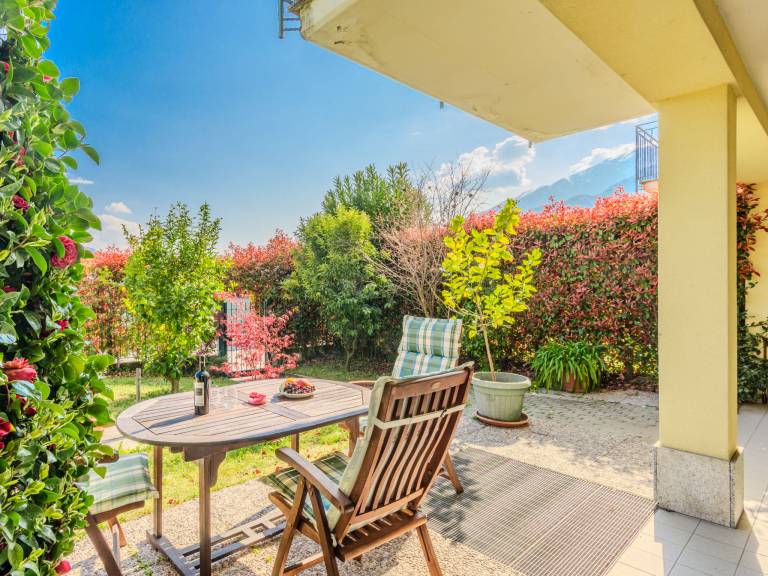 Holiday apartment with patio & yard | Close to the beach | Pets allowed — photo 2