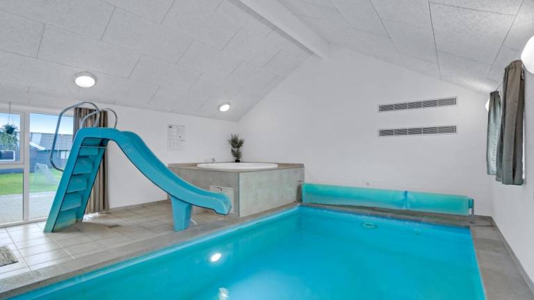 Vacation home with private pool, terrace & garden in Sønderborg