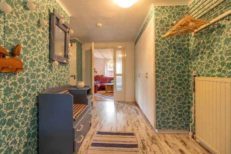 Fully equipped beautiful vacation home with grill, sauna & patio | Pets allowed — photo 4