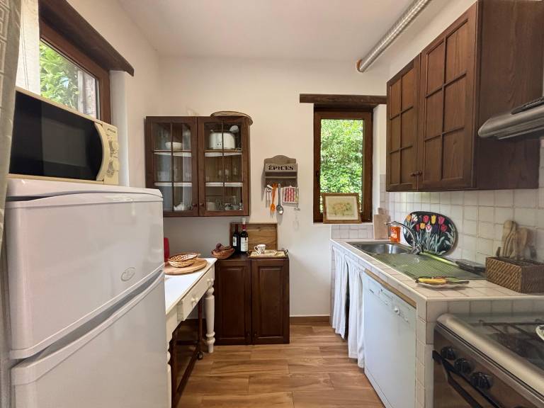 Family-oriented farm with private pool, garden & patio | Garden view | Pet-friendly — photo 2