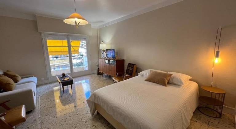 Rental apartment with patio in Menton