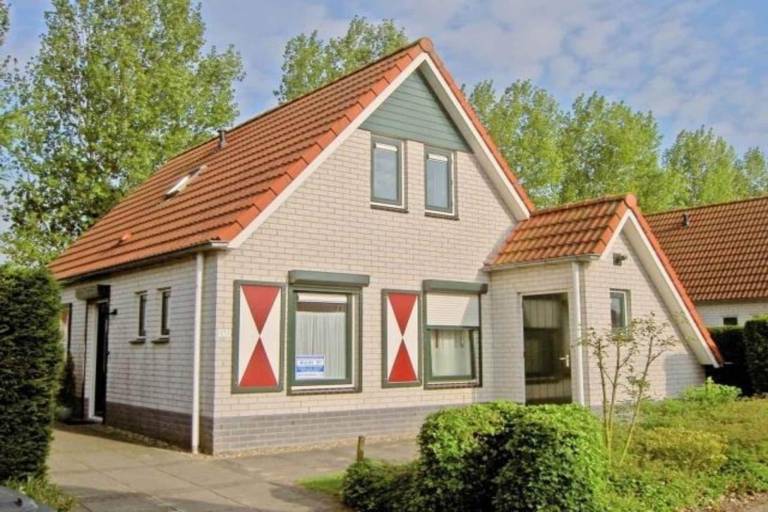 House with sauna, garden & terrace in Breskens