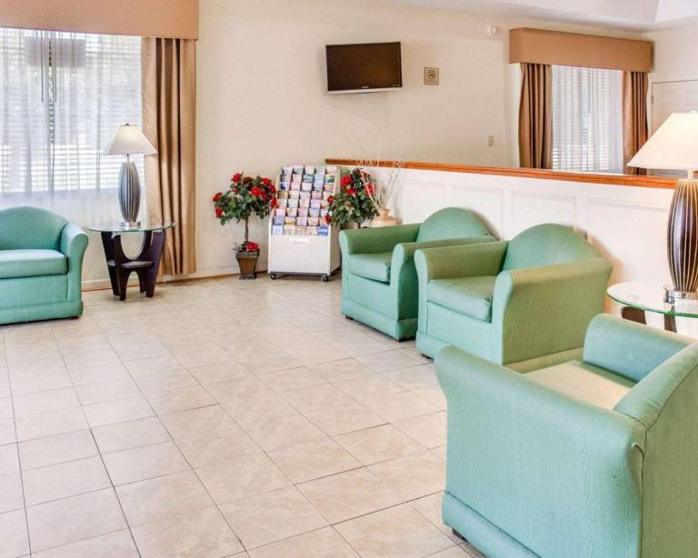Quality Inn & Suites Suffolk West — photo 5