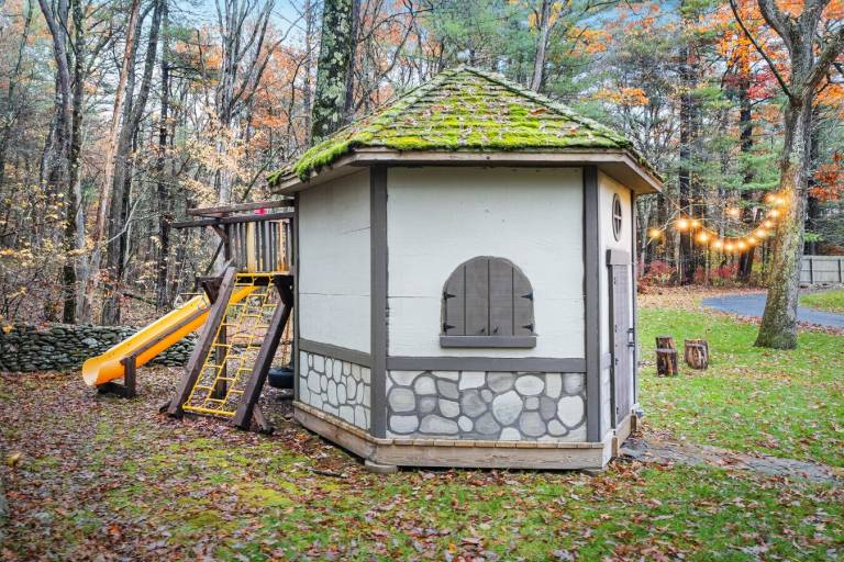 Cabin  Tafton