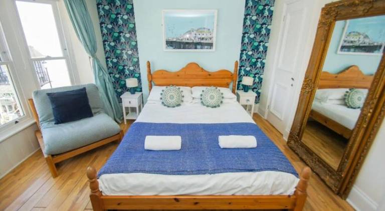 Fully equipped vacation home | Close to Brighton Palace Pier | Next to the beach | Suitable for remote work | Pets allowed — photo 2